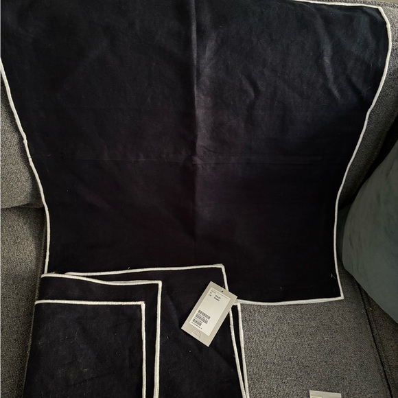 New navy linen cushion covers - Picture 1 of 3